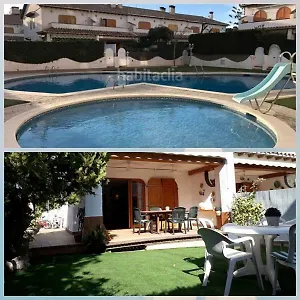 Wonderful Beach House With 2 Pools España